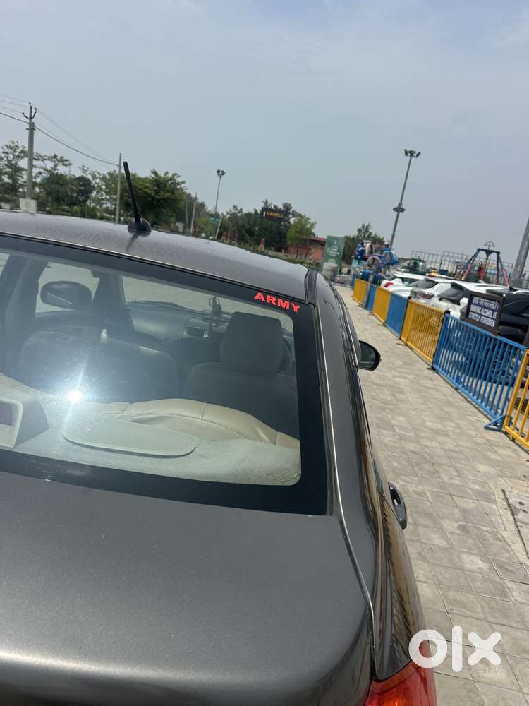Maruti Suzuki Swift Dzire Ldi (o), 2015, Petrol