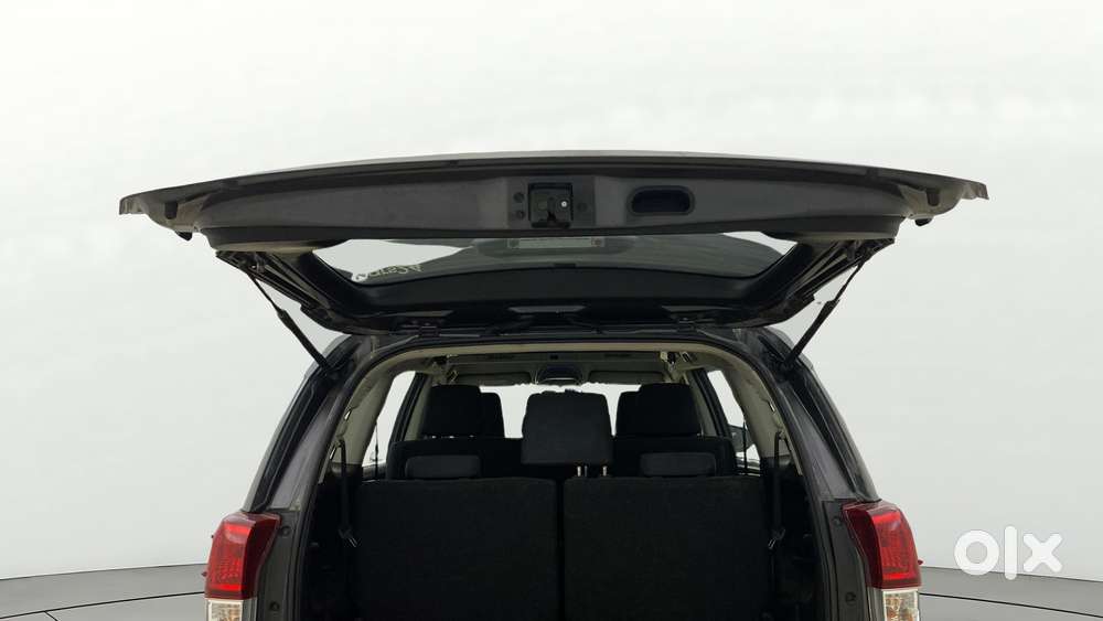 Toyota Innova Crysta 2.4 Vx Mt, 2016, Diesel