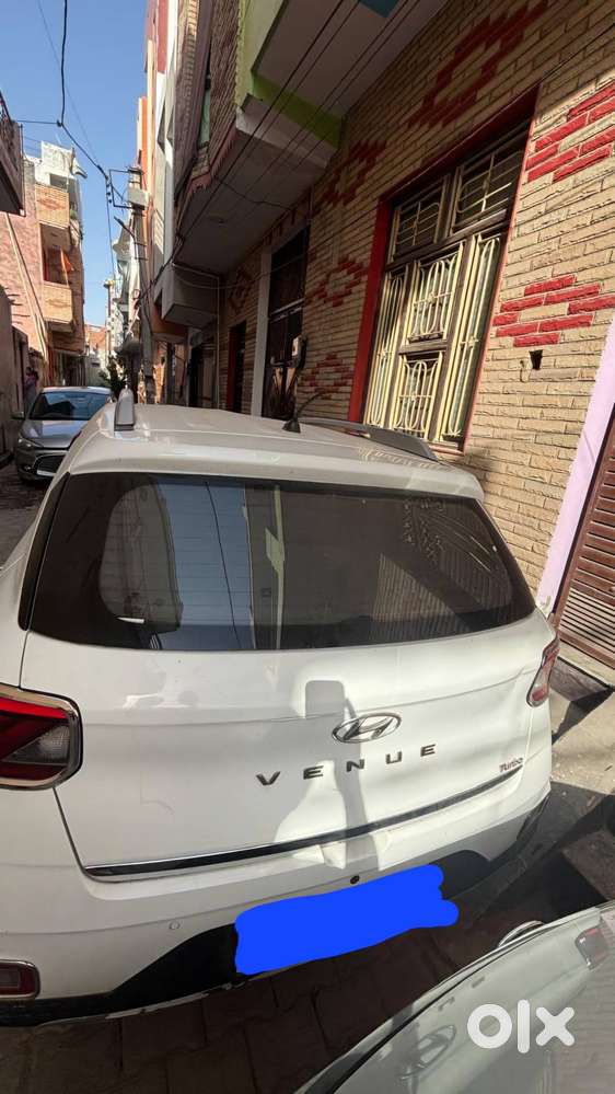 Hyundai Venue 2019 Petrol 65000 Km Driven