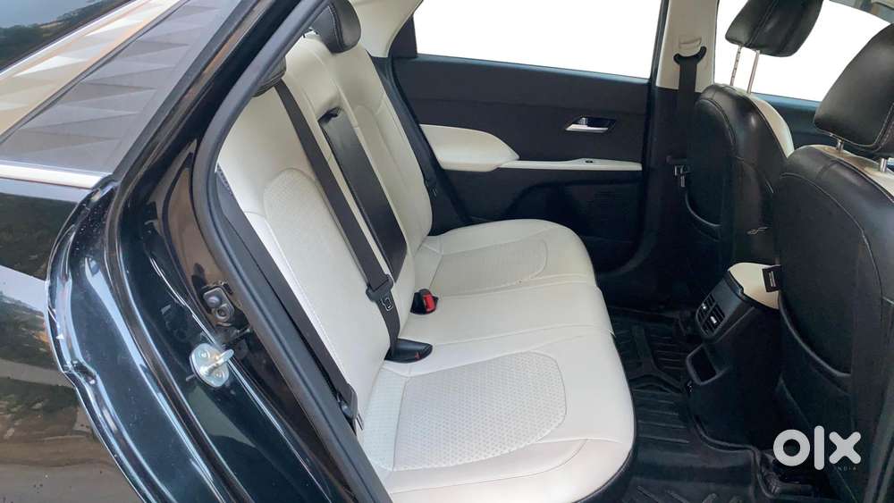 Hyundai Verna 1.5 Sx Ivt, 2023, Petrol