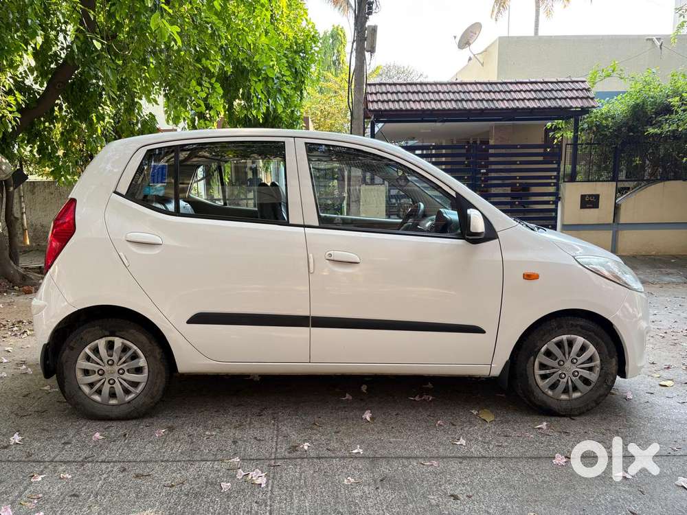 Hyundai I10 Sportz, 2015, Petrol