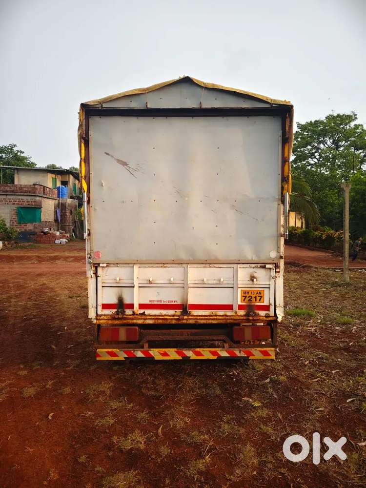 Ashok Leyland Stile 2013
