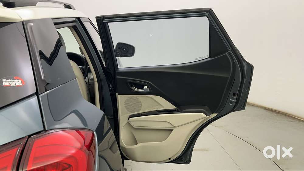 Mahindra Xuv300 W8 1.5 Diesel Dual Tone, 2021, Diesel