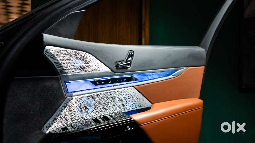 Bmw I7 Xdrive60, 2023, Electric