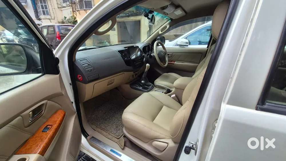 Toyota Fortuner Manual 2011