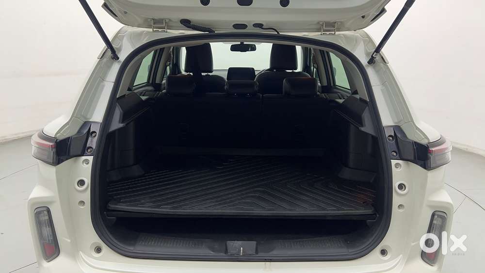 Maruti Suzuki Grand Vitara 1.5 Alpha Plus Intelligent Hybrid Ecvt, 2..