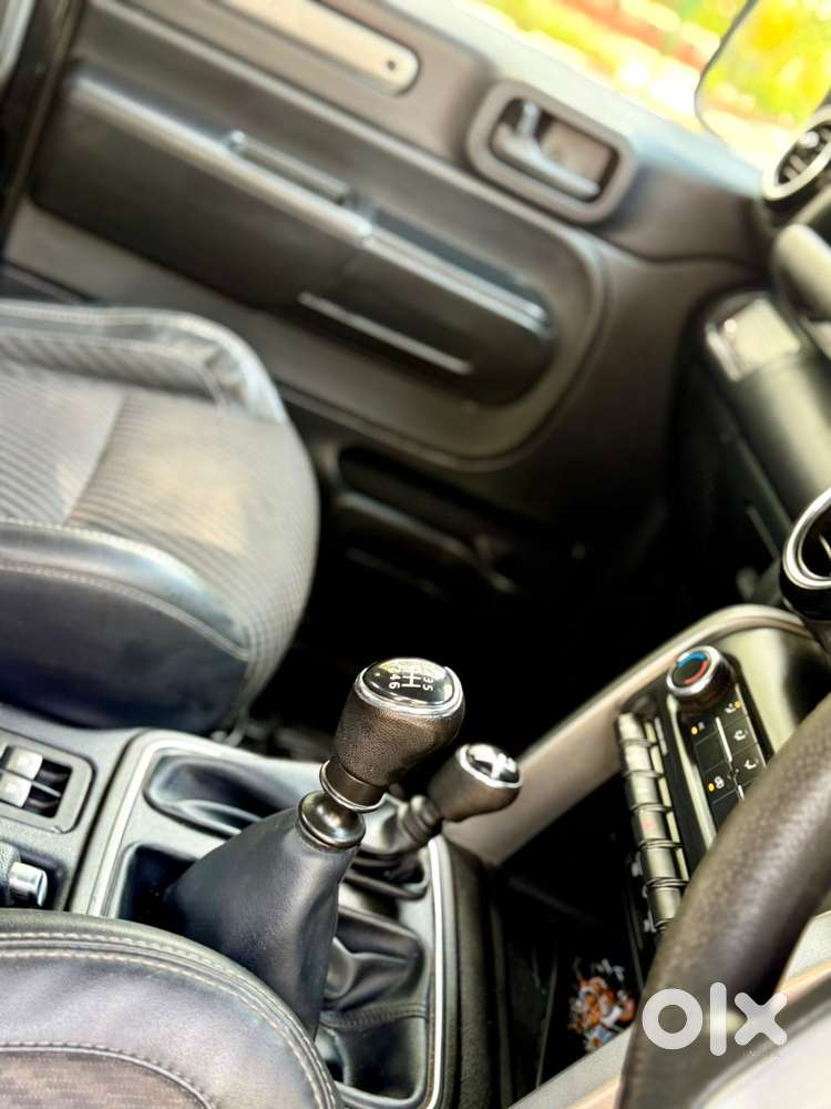 Mahindra Thar Lx D 4wd At, 2021, Petrol
