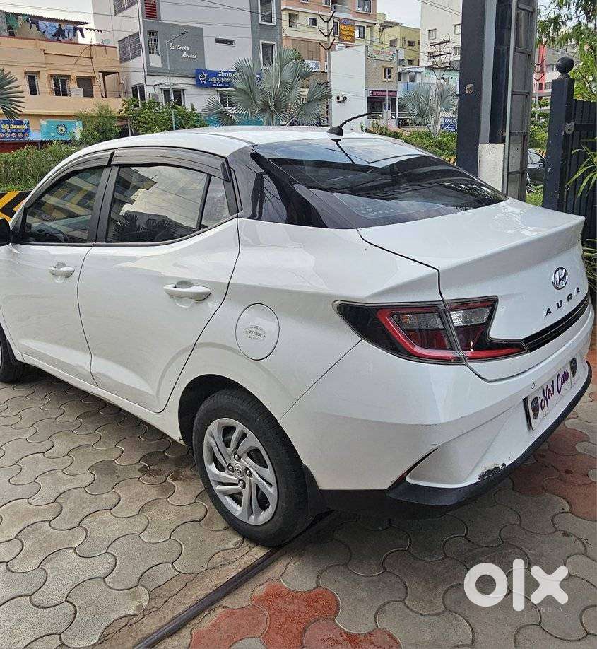 Hyundai Aura 1.2 E Petrol Mt, 2020, Petrol