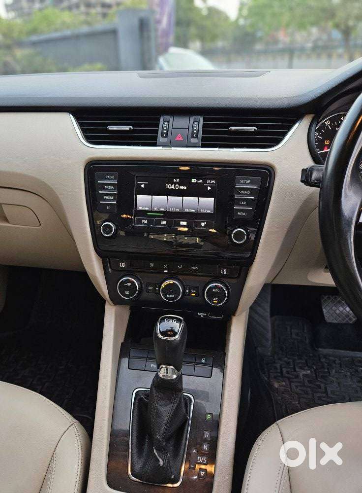 Skoda Octavia 2013-2017 Style Plus 1.8 Tsi At, 2015, Petrol
