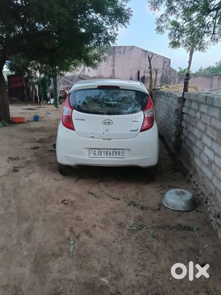 Car Bechni Hai