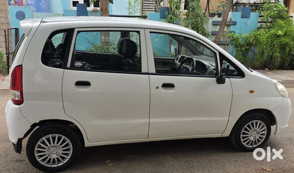 Maruti Suzuki Zen Estilo Lxi Bs Iv, 2013, Petrol