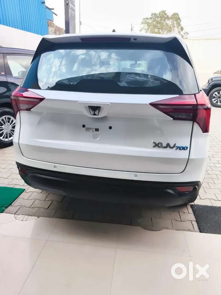 Xuv700 Mx E 7str Diesel