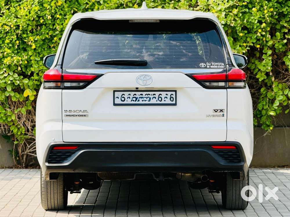 Toyota Innova Hycross 2.0 Vx (o) Hybrid 8 Str, 2024, Petrol