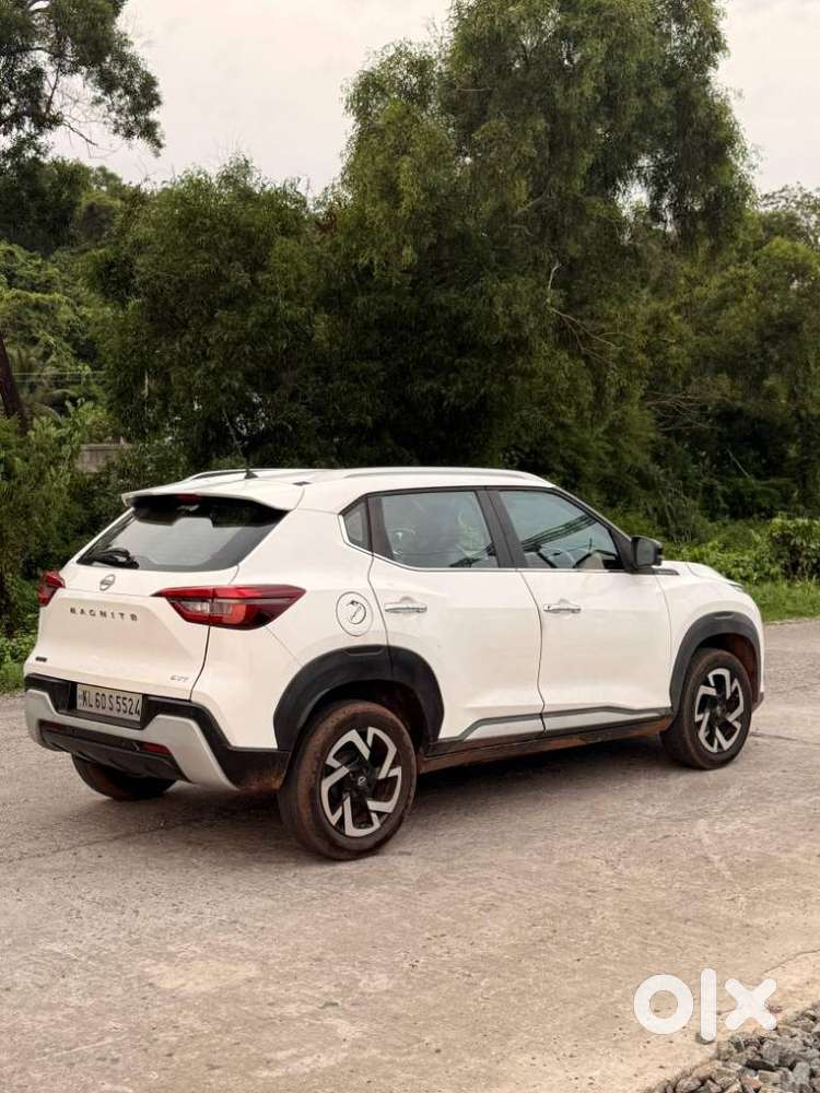 Nissan Magnite 1.0 Xv Turbo Cvt, 2021, Petrol