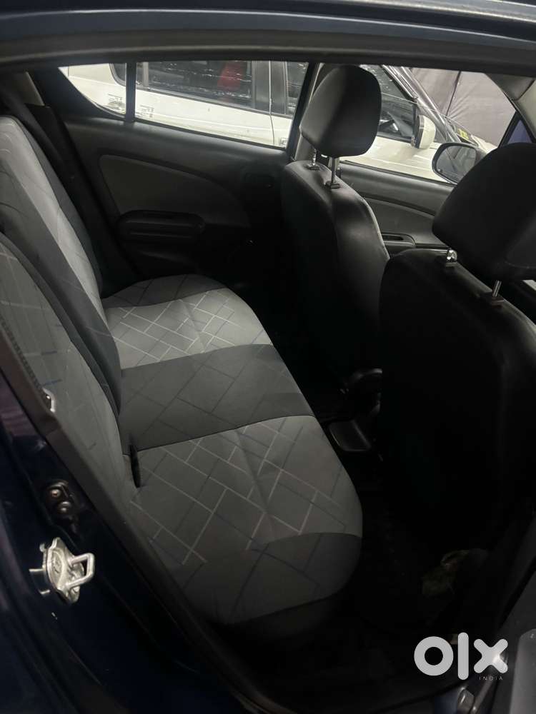 Maruti Suzuki Ritz Lxi, 2011, Petrol