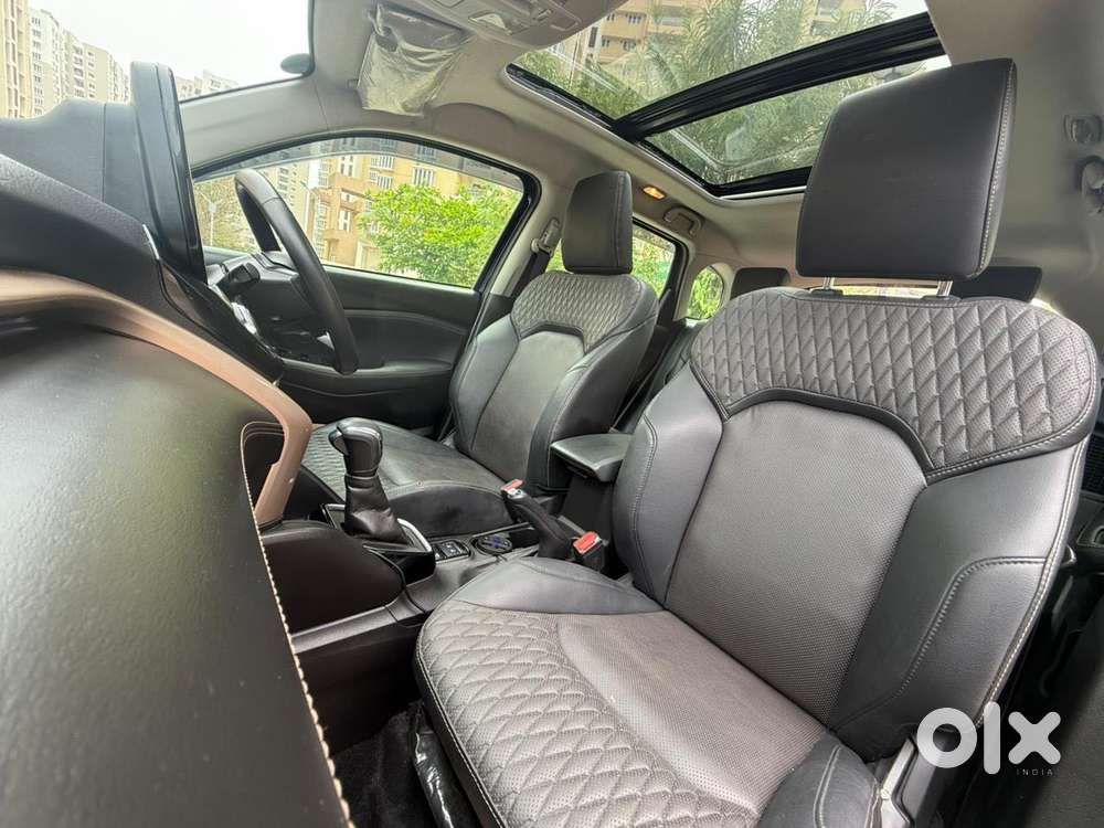 Maruti Suzuki Grand Vitara 1.5 Alpha Plus Intelligent Hybrid Ecvt, 2..