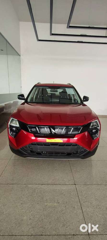 Mahindra Xuv 3xo Ax5 Pm Mt, 2024, Petrol