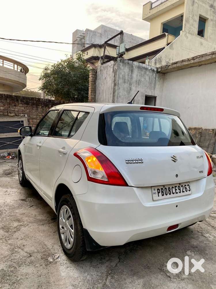 Maruti Suzuki Swift Vxi + Manual, 2012, Petrol