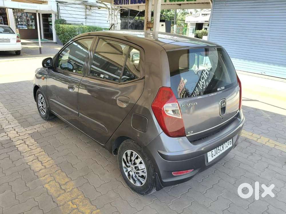 Hyundai Car 2011 Waiting