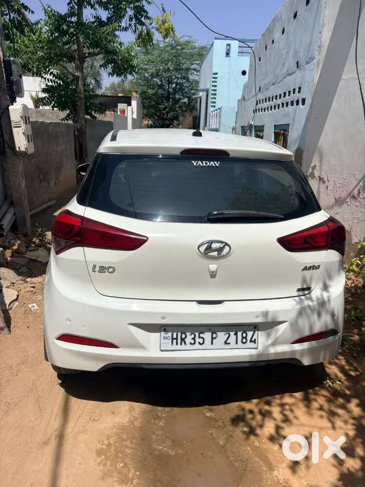Hyundai I20 2018 Diesel Well Maintained Top Model Push Button Start