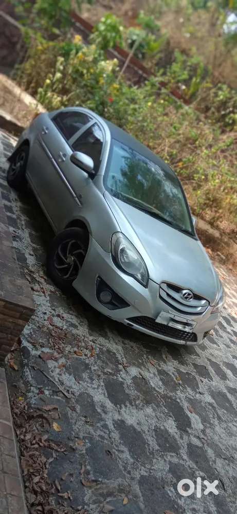 Hyundai Verna 2010 Car