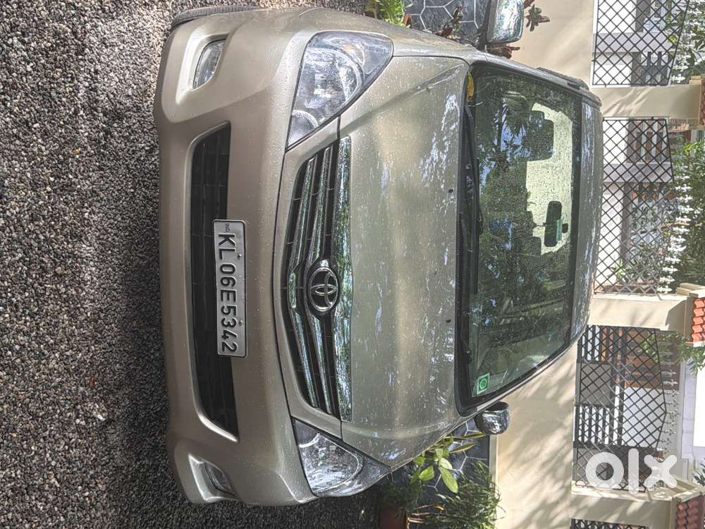Toyota Innova V 2010 Model