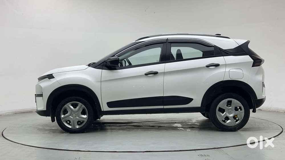 Tata Nexon Pure 1.2 Revotron Petrol 6 Mt, 2024, Petrol