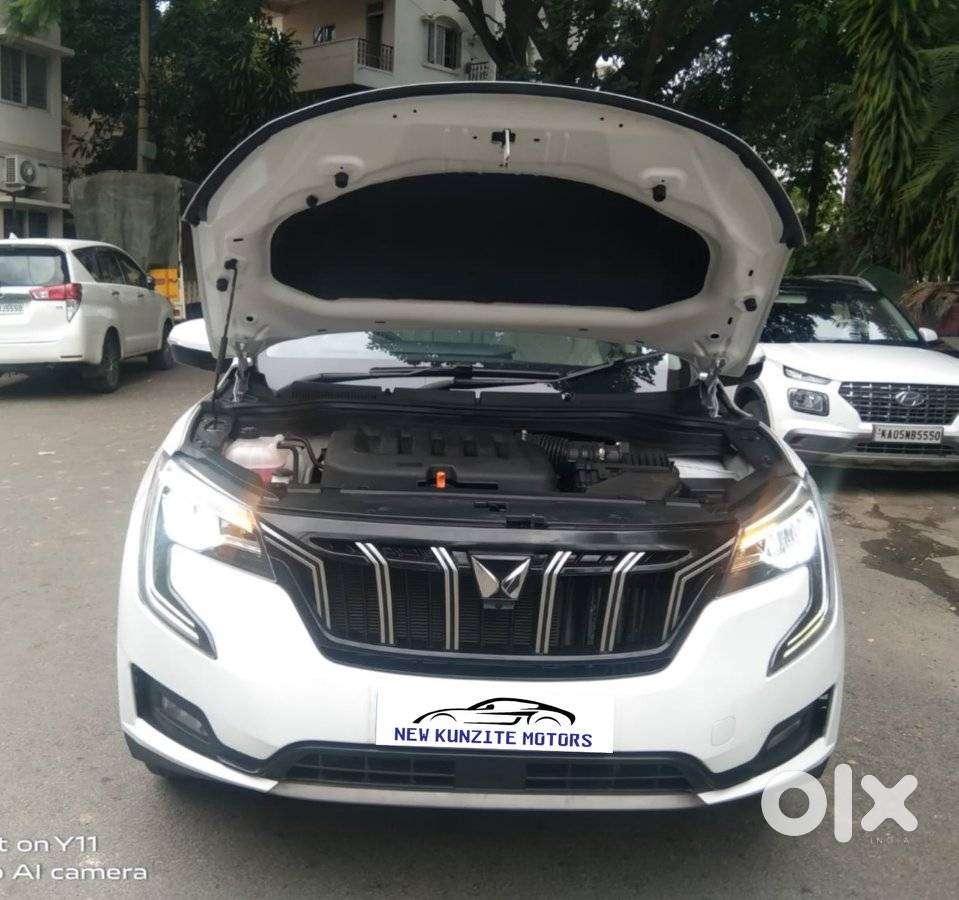 Mahindra Xuv700 2.0 Ax 7 Petrol Mt Str, 2025, Petrol