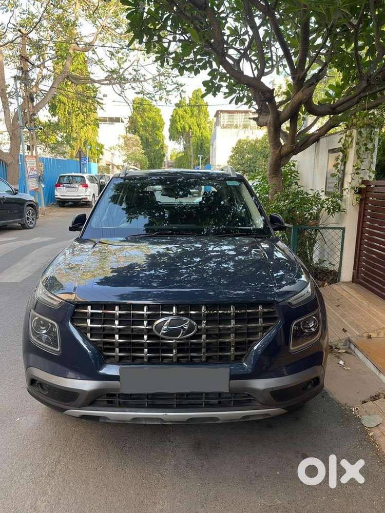 Hyundai Venue Petrol 47000 Km Driven And Well Maintained