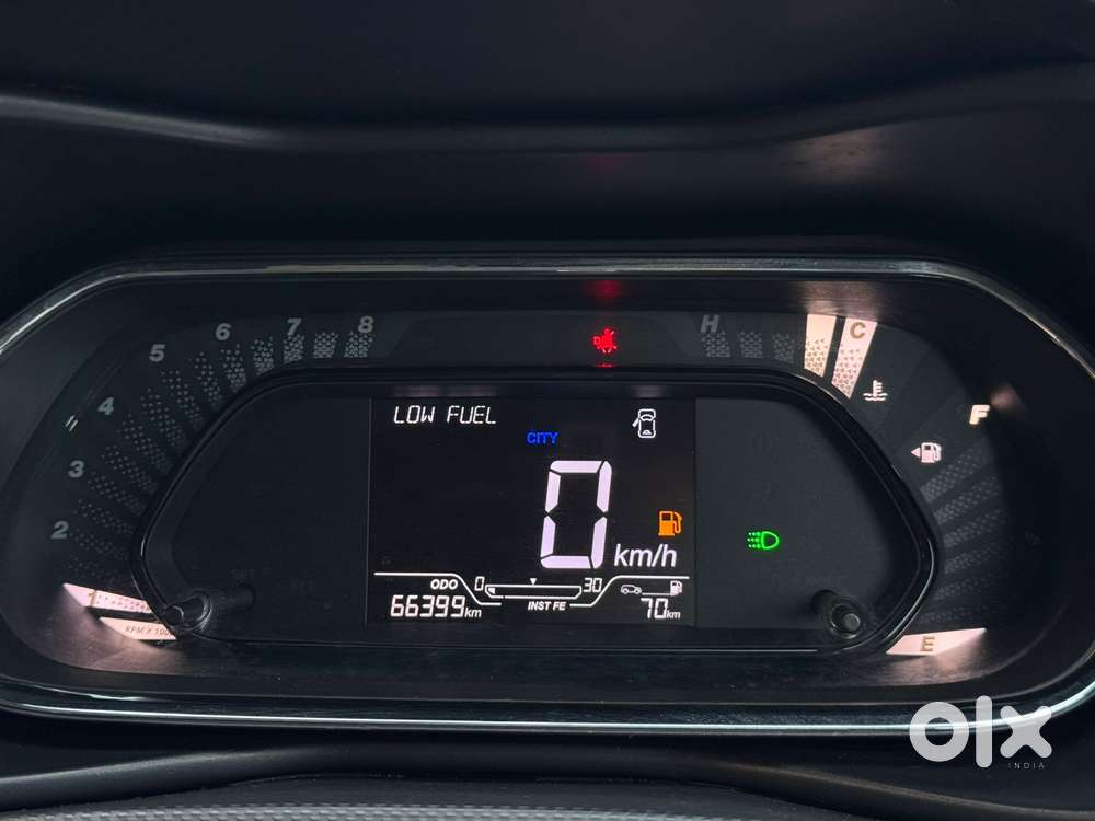 Tata Nexon, 2022, Petrol