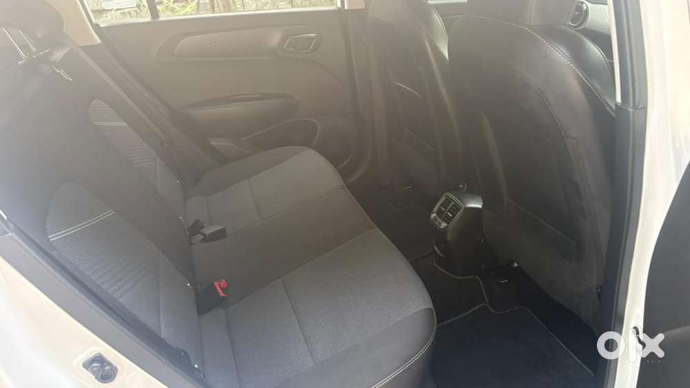 Hyundai Exter Amt Sunroof