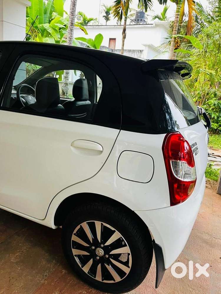 Toyota Etios Liva 2016 Petrol Well Maintained
