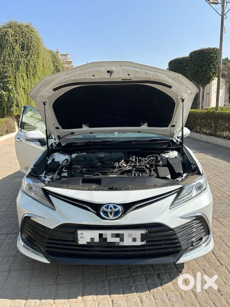 Toyota Camry Hybrid , 37000 Kms Driven Only