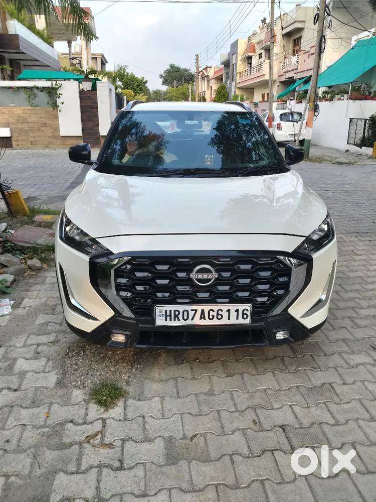Nissan Magnite 1.0 Xv 2025 Model