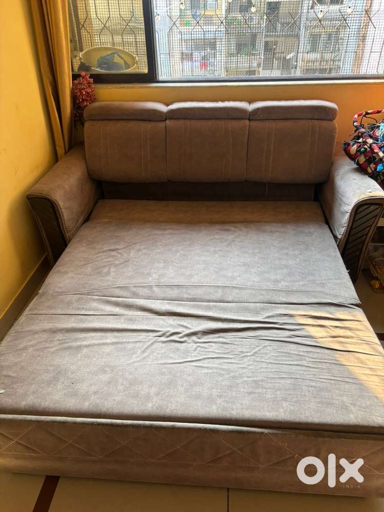 Sofa ,tv, table