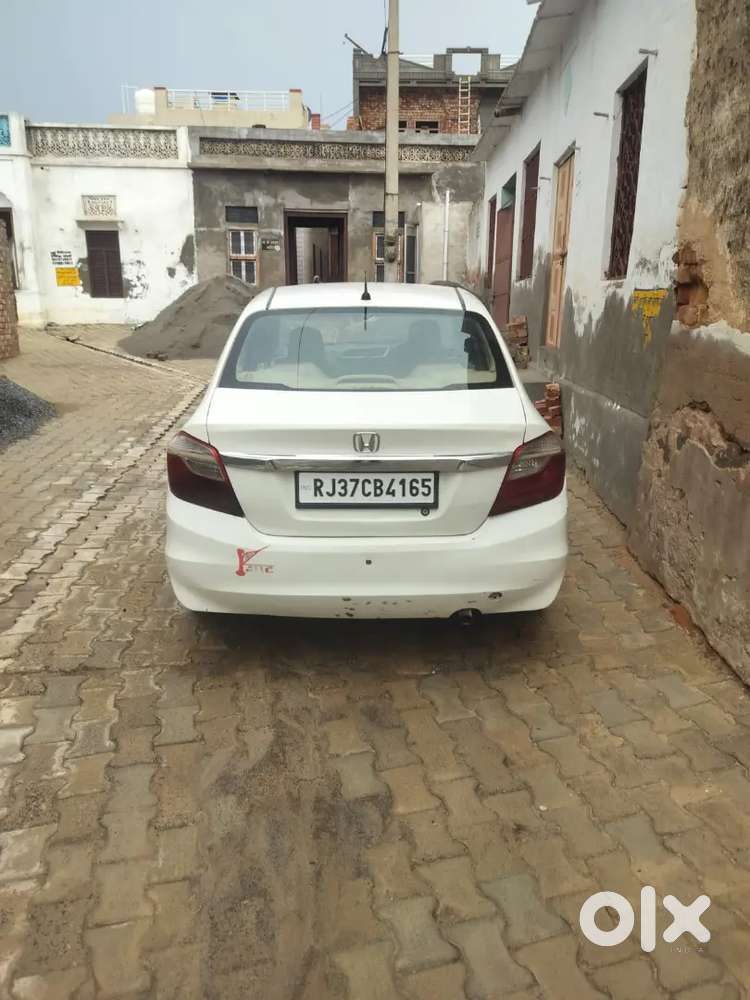 Kisi Bhai Ko Car Chiye To Contact Karo