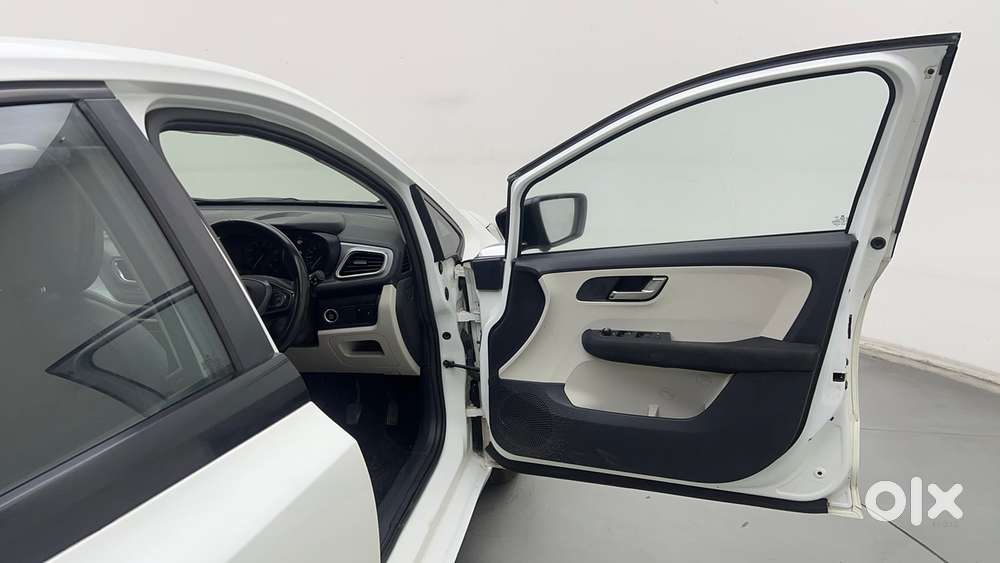 Tata Altroz Xz, 2022, Petrol