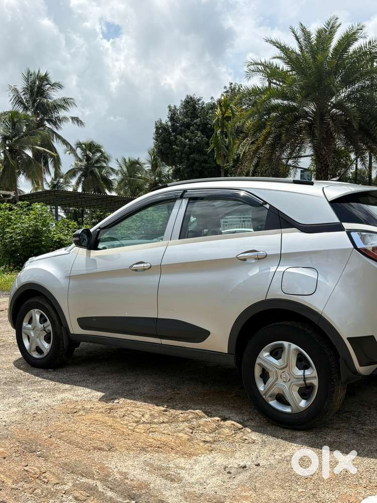 Nexon Petrol Automatic Look Like New