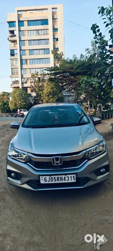 Honda City 2019 ,  Variant, First Owner, Lunar Silver Metallic Color.