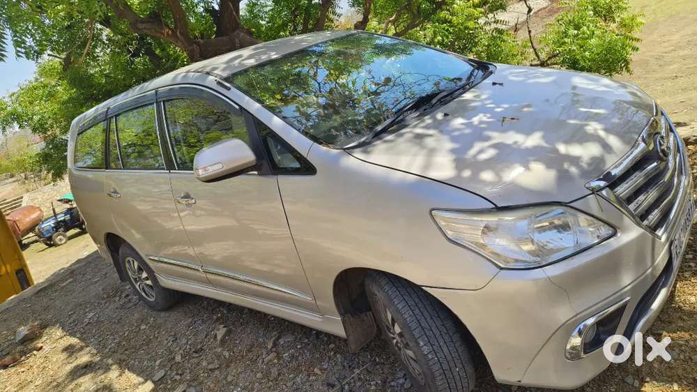 Toyota Innova 2015