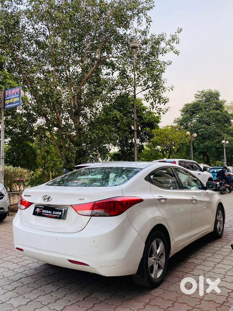 Hyundai Elantra 1.8 Sx Mt, 2015, Petrol