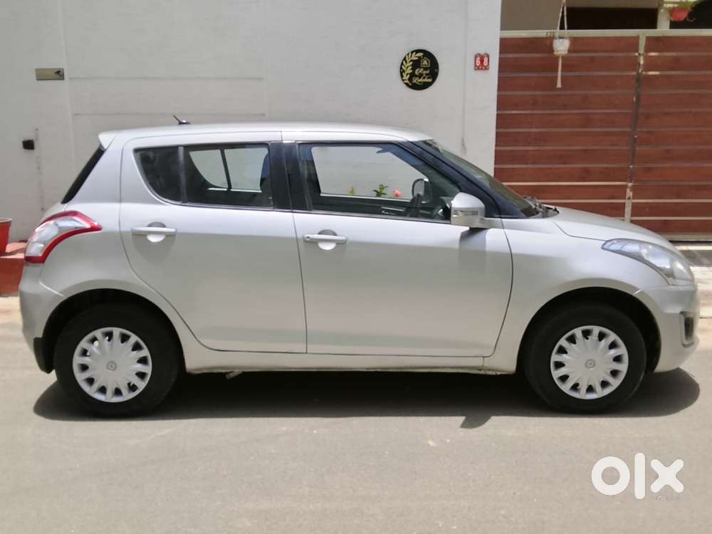 Maruti Suzuki Swift Vxi + Manual, 2017, Petrol