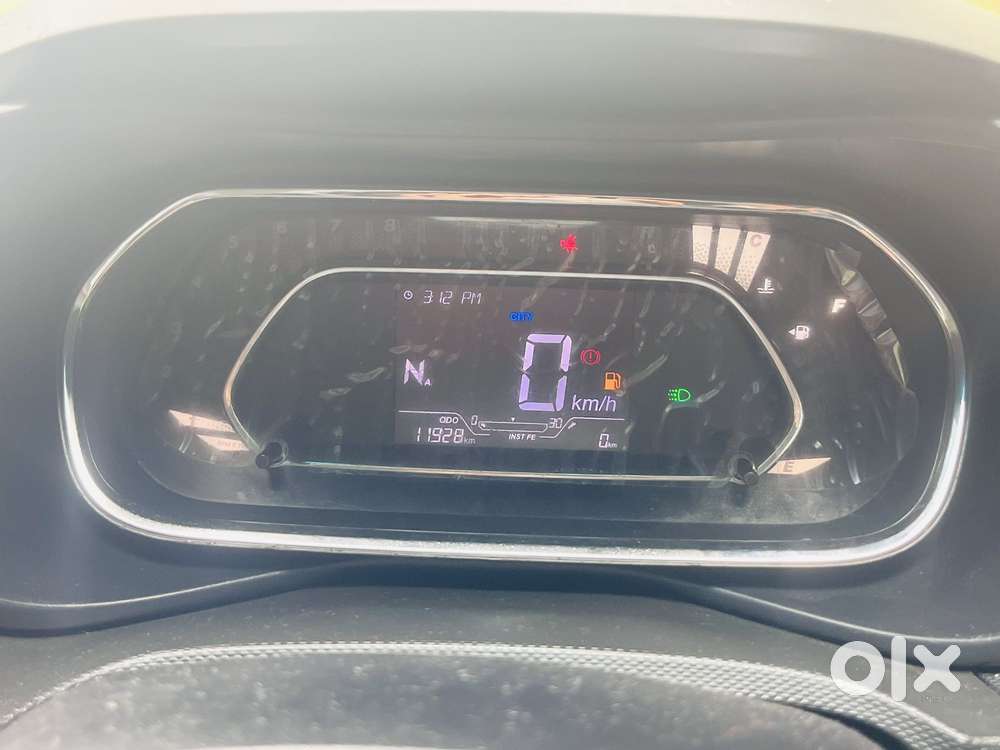 Tata Nexon, 2023, Petrol