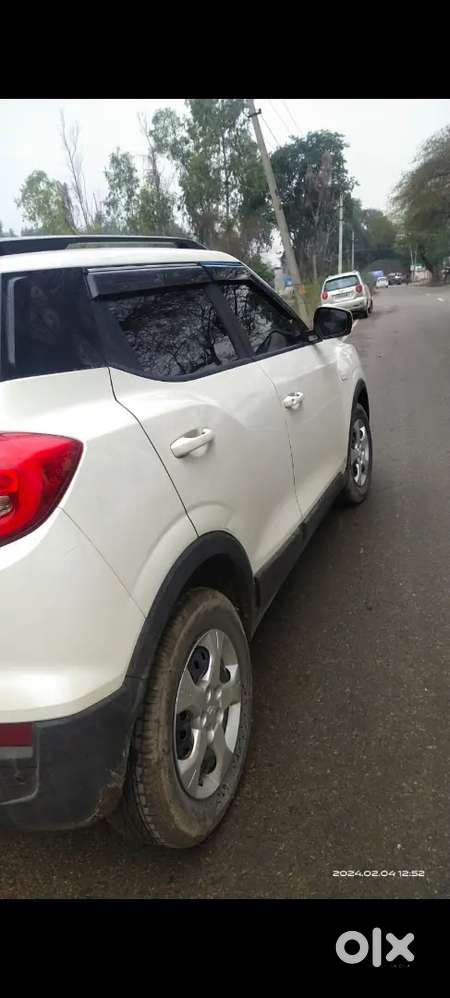 Mahindra Xuv300 1.2 W6 2021