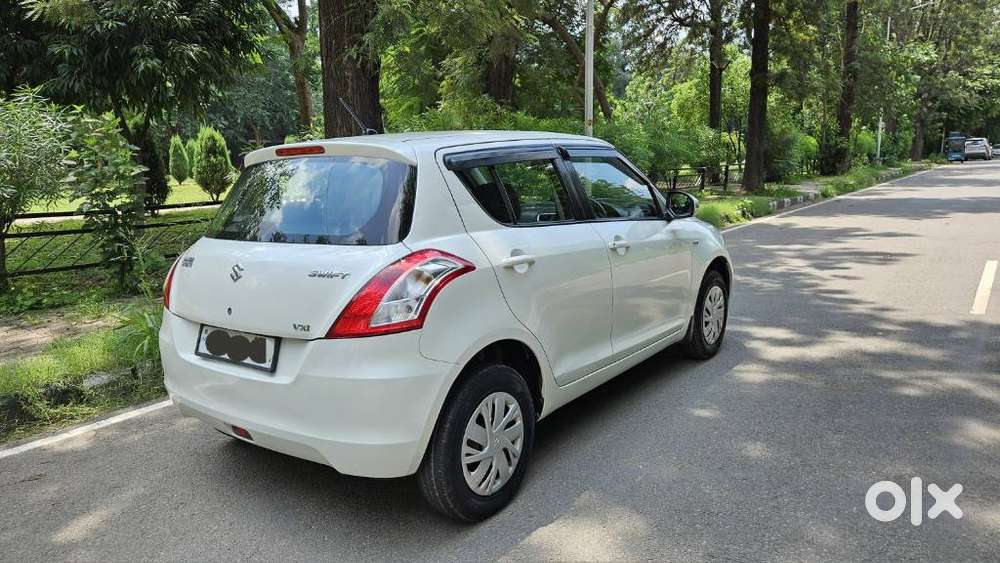 Maruti Suzuki Swift Vxi + Manual, 2015, Petrol