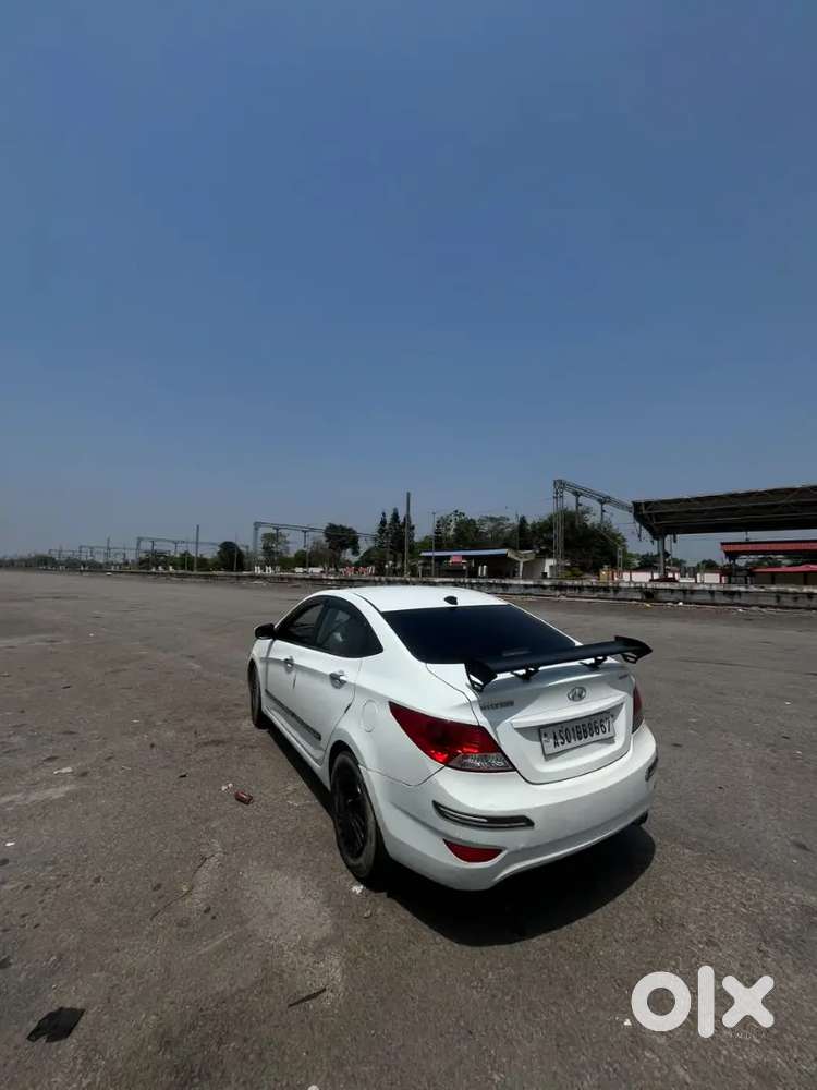 Hyundai Verna 1.6 2013 Petrol Variant