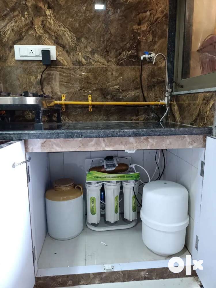 Under sink store water purifier