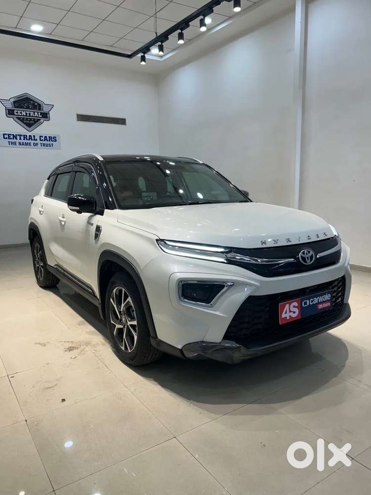 Toyota Urban Cruiser Hyryder, 2025, Petrol
