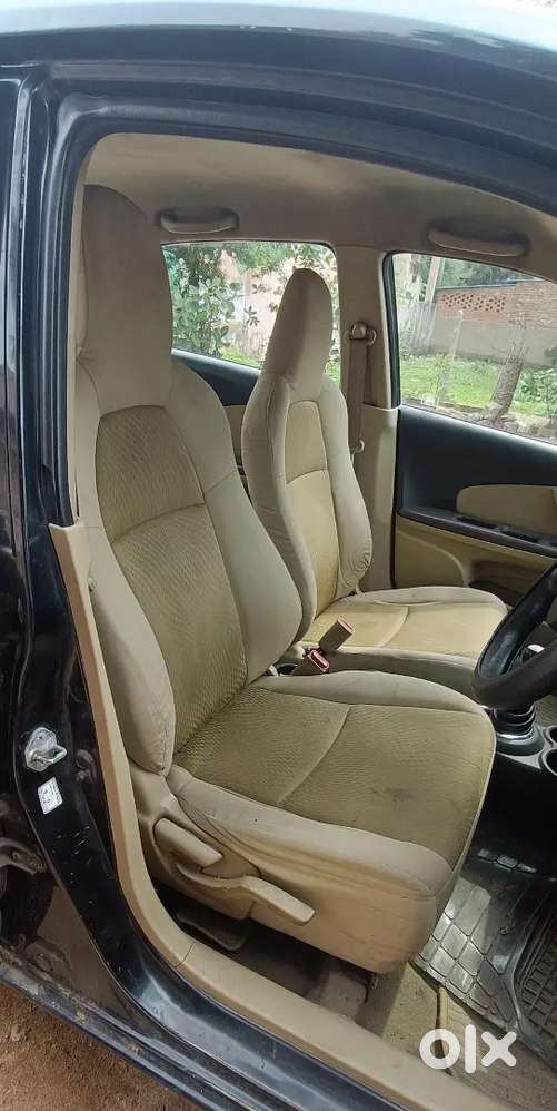 Amaze Diesel New Condition Child Ac New Tayer Insurance Velid 2key ..