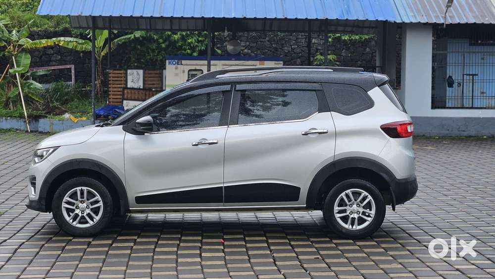 Renault Triber Rxt, 2023, Petrol